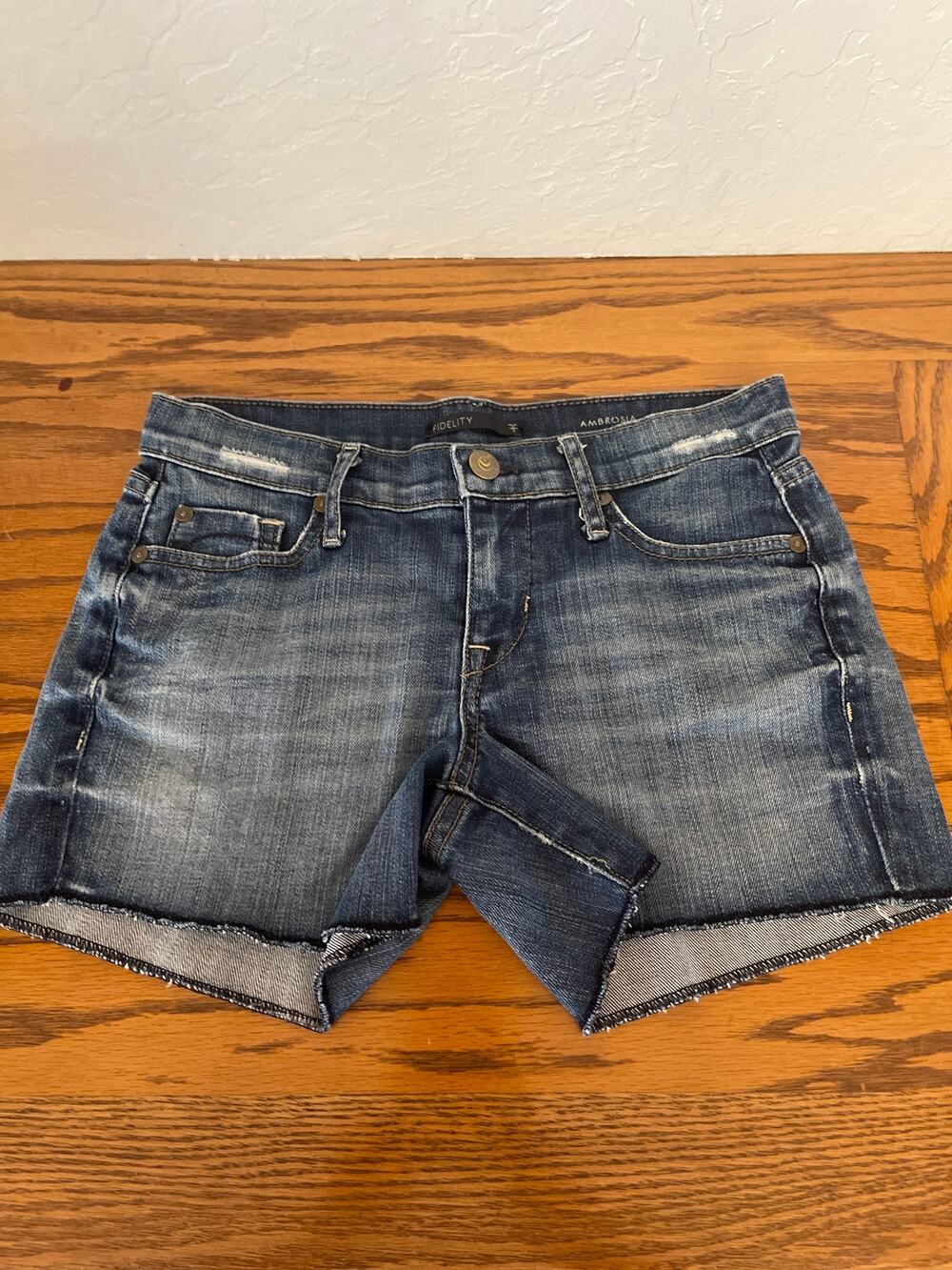 Fidelity denim shorts size 26